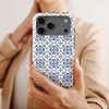 Voltuna Dėklas „Classic Indigo Motif“ su MagSafe Apple iPhone 13-17 modeliams