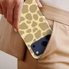 Voltuna Dėklas „Desert Giraffe Pattern“ su MagSafe Apple iPhone 13-17 modeliams