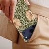 Voltuna Dėklas „Floral Whispers in Stone“ su MagSafe Apple iPhone 13-17 modeliams