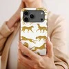 Voltuna Dėklas „Golden Cheetah Stance“ su MagSafe Apple iPhone 13-17 modeliams