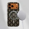 Voltuna Dėklas „Golden Flame Diamonds“ su MagSafe Apple iPhone 13-17 modeliams