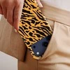 Voltuna Dėklas „Golden Tiger Stripes“ su MagSafe Apple iPhone 13-17 modeliams
