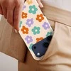 Voltuna Dėklas „Retro Flower Power“ su MagSafe Apple iPhone 13-17 modeliams