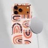 Voltuna Dėklas „Retro Rainbow Marks“ su MagSafe Apple iPhone 13-17 modeliams