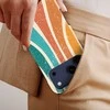 Voltuna Dėklas „Retro Streamlines“ su MagSafe Apple iPhone 13-17 modeliams
