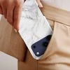 Voltuna Dėklas „Warm Baltas Marble Veins“ su MagSafe Apple iPhone 13-17 modeliams