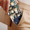 Voltuna Dėklas „Whispering Ghosts in the Library“ su MagSafe Apple iPhone 13-17 modeliams