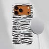 Voltuna Dėklas „Zebra Stripe Repeat“ su MagSafe Apple iPhone 13-17 modeliams