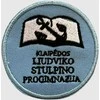 Klaipėdos Liudviko Stulpino progimnazijos emblema, EMBLEMA: Emblema su prisiuvimu