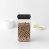 Lielapjoma produktu konteiners Brabantia 122385, 1.6 l, caurspīdīga krās./pelēka krās.