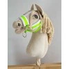 Super Hobby Horse Hobio žirgo kantaras su balta pūkuota apdaila ir pavadžiu – neoninis žalias / baltas
