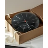 Arne Jacobsen Clocks Arne Jacobsen - Bankininkų sieninis laikrodis - Ø21 cm - Juodas