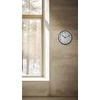 Arne Jacobsen Clocks Arne Jacobsen - Sieninis laikrodis stotelėje - Ø29 cm - Juodas