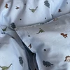 By Matsbrandmac „Mats“ – „Mini Dino“ patalynės komplektas – 100 x 140 cm x 40 x 45 cm (MAT279)