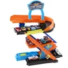 „Hot Wheels“ – miestą transformuojantis kaskadininkų garažas (JHL94)