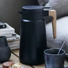 House Doctor - Termosas, HDCole - Juodas - 1,8 litro - aukštis: 25,8 cm, skersmuo: 13,5 cm