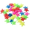 Lean Toys Spalvoti žvaigždučių formos stipinų karoliukai 2 cm 35 vnt.