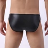 Seksualios vyriškos odinės kelnaitės