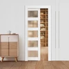 Koduva VEVOR stumdomos durys su matinio stiklo intarpais, 915 x 2035 mm, baltos