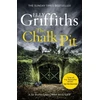 KNYGA Elly Griffiths Chalk Pit, The Dr Ruth Galloway Mysteries 9