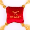Gadget Factory Juokingas poilsio pagalvėlės rinkinys Mr. Winky, komfortui užtikrinti