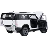 Metalinis žaislinis automobilis Land Rover Defender 90 1:24 baltas