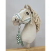 Super Hobby Horse Hobio žirgo kantaras A3 su baltais pūkais ir virvinis pavadėlis (balta-šalavijo)