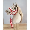 Super Hobby Horse Hobio arkliuko kantaras A3 su balta pūkuota apdaila + balta-raudona pavadė