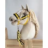 Super Hobby Horse Hobio arklio kantaras A3 su juodu kailiu ir virviniu pavadžiu (juoda-geltona)