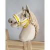 Super Hobby Horse Reguliuojamas kantaras hobi arkliukui – geltonas su balta pūkine apdaila