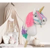 Hobby Horse vienaragis ant lazdos su spalvota karčiene ir auksiniu ragu A4