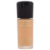 Drėkinamasis makiažo pagrindas MAC Studio Radiance Serum Powered Foundation | spalva: NC20, 30 ml