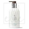 Molton Brown Coastal Cypress & Sea Fennel rankų losjonas, 300 ml