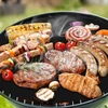 5 grilio kilimėlių rinkinys dujiniam griliui, 60 x 40 cm bbq grilio kilimėliai, nelipnūs tefloniniai grilio kilimėliai, lengvai valomi ir daugkartinio naudojimo, atsparūs karščiui su 2 šepetėliais dujiniam griliui, angliniam griliui