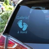 Ambiance Sticker personalizuoti vardiniai lipdukai | Baby on Board | Sienų dekoracija vaikų kambariui | 2 lapai po 25 x 20 cm ir 45 x 30 cm - ledinė mėlyna