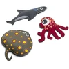 Bs Toys nardymo gyvūnai vaikams - ryklys, rajas ir kalmaras - vandens žaislas vaikams nuo 5 metų - spalvingi povandeniniai žaislai - neoprenu užpildyti smėliu paplūdimio gyvūnai - 21 x 2,5 x 14 cm