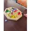 Gico medinis ludo žaidimas xl – stalo žaidimas visai šeimai, tvirta konstrukcija. gerai žinomas stalo žaidimas jauniems ir seniems su didelėmis figūrėlėmis 7957
