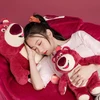 Miniso Lotso mielas žaislas, istorijos apie žaislus Lotso pliušinis žaislas 25 x 16 cm, mielas Lotso pliušinis žaislas su braškėmis, lengvi ir minkšti pliušiniai žaislai apkabinimui ir žaidimams