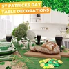 Otuuz St. Patrick's dienos stalo dekoracijos, 100 vienetų plastikinių dobilų, sėkmės monetos, 20g dobilų konfeti, konfeti dekoracija, 6 vienetai auksinių žalių perlų karolių, sėkmės monetos airiškiems vakarėlių maišeliams