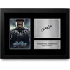 Plakatas Hwc Trading Fr A4 Chadwick Boseman Juodas Panther - įrėmintas A4 formato atspausdintas paveikslas su parašu, dovana kino memorabilia gerbėjams - įrėmintas A4