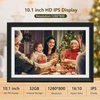 Skaitmeninis nuotraukų rėmelis su 32 gb, 10.1 colio wifi hd ips jutikliniu ekranu, nuotraukų ar vaizdo įrašų siuntimas per programėlę arba el. paštu, usb atmintinės / sd kortelės palaikymas atminties išplėtimui, automatinis pasukimas
