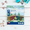 Staedtler Noris Colour spalvoti pieštukai, neslystantis minkštas paviršius, didelis atsparumas lūžiams, pagaminti iš perdirbtos medienos, intensyvios spalvos, šešiakampė forma, 24 spalvoti pieštukai kartoninėje dėžutėje, 185 C24