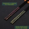 Totken 2 porų rinkinys natūralūs mediniai valgomieji pagaliukai rankų darbo starry sky pagaliukai ir 2 rankų darbo butterfly sticks laikikliai su premium dovanų dėžute (dovanos pasirinkimas)