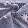 Vaikiškas minkštas pledukas, 100 x 150 cm, žvaigždžių pledukas šviečia tamsoje, pūkuotas flisinis pledukas, mėnulis šviečia tamsoje, mėlynos spalvos šiltos žiemos dovanos berniukams ir mergaitėms