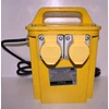 Atskyrimo transformatorius Syntetyk 230/110 V, 3 Kva, Ip 44