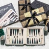 Backgammon rinkiniai suaugusiems, klasikinis stalo žaidimas su sulankstomu odiniu backgammon dėklu, nešiojamas kelioninis backgammon rinkinys, įskaitant 30 dirbtinių raginių šaškių (žalias)