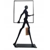 Decorzly Decorizzly dekoratyvinė figūrėlė Human Square 56cm žmogus ilgomis kojomis