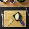 Sumuštinių keptuvas Dunedesign raclette rinkinys 2 asmenims su mentele - 30 x 22 cm raclette lenta, medinė mentelė - raclette keptuvės padėkliukas, mediniai priedai raclette, medinė lenta, padėkliukas raclette keptuvei