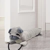 Durų tarpų užpildas, 90 cm, durų tarpų užpildas gyvūnas, tarpų užpildas langui, priekinėms durims, durų sandariklis, durų kilimėlis, vėjo stabdis durims, ypač sunkus ilgas su pakabinimo kilpomis, pilkas šuo