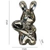 Hosoncovy keraminė triušio skulptūra-ornamentas laikantis gėlę triušio statulėlė figūrėlė dekoras interjero dekoracija kambario dekoras triušio vaza svetainei, biuro stalui, lentynai (sidabrinė)